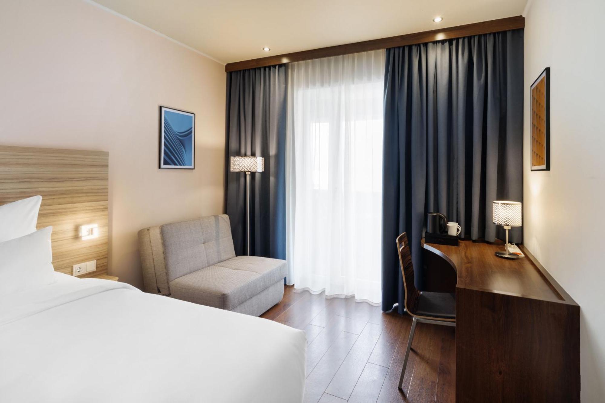Standaard Kamer met Kingsize Bed en Balkon